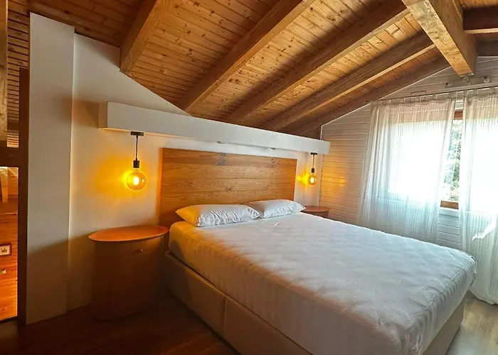 Cosette Wood Dreams Villa Calonge (Catalonia)